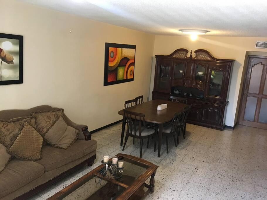 Casa Muy Comoda En Excelente Lugar Hermosillo Exterior photo